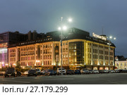 Город Тула. Здания торгового центра "Гостиный двор" ночью (2017 год). Редакционное фото, фотограф Игорь Низов / Фотобанк Лори
