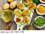 Картофельные котлетки с зеленым горошком. Алу Тикки. Стоковое фото, фотограф Надежда Мишкова / Фотобанк Лори