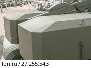 Транспортно - заряжающая машина ТЗМ-Т тяжелой огнеметной системы ТОС-1А (ракетный комплекс залпового огня и термобарическое оружие) на Международном военно-техническом форуме Армия-2017, вид сверху на контейнеры. Редакционное фото, фотограф Малышев Андрей / Фотобанк Лори