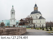Город Тула, Вид на Николо-Зарецкую церковь пасмурным, осенним днём. Со стороны музея оружия (2017 год). Редакционное фото, фотограф Игорь Низов / Фотобанк Лори