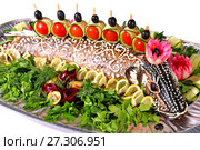Baked pike served with vegetables. Стоковое фото, фотограф Art Konovalov / Фотобанк Лори