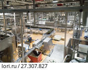 Modern conveyor for water bottling machine. Стоковое фото, фотограф Курганов Александр / Фотобанк Лори