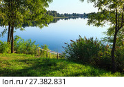 Summer lake calm beach with wood steeps to the water. Стоковое фото, фотограф Юрий Брыкайло / Фотобанк Лори