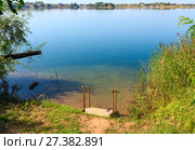 Summer lake calm beach with wood steeps to the water. Стоковое фото, фотограф Юрий Брыкайло / Фотобанк Лори
