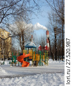 Детская игровая площадка. Мемориально-парковый комплекс. Район Лефортово. Город Москва (2018 год). Стоковое фото, фотограф lana1501 / Фотобанк Лори
