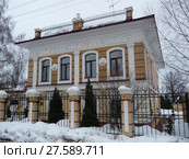 Ярославская область, село Вятское. Дом купца Галочкина (Дом со львами) (2016 год). Стоковое фото, фотограф Елена Орлова / Фотобанк Лори