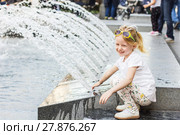 Little Girl in the City. Стоковое фото, фотограф Mitar gavric / PantherMedia / Фотобанк Лори
