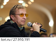 Иван Охлобыстин на презентации своего нового романа "Магнификус II" в книжном магазине "Буквоед" (2017 год). Редакционное фото, фотограф Роман Рожков / Фотобанк Лори