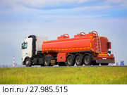 Gas-tank truck goes on highway. Стоковое фото, фотограф Юрий Бизгаймер / Фотобанк Лори