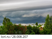 Мощный грозовой фронт над дачными участками. Подмосковье (2017 год). Стоковое фото, фотограф Владимир Устенко / Фотобанк Лори