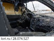 Войны за парковку. Салон сгоревшего на придомовой парковке внедорожника Jeep. Стоковое фото, фотограф Сайганов Александр / Фотобанк Лори