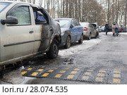 Войны за парковку. Последствия поджога припаркованных автомобилей (2018 год). Редакционное фото, фотограф Сайганов Александр / Фотобанк Лори