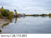 Берег реки Пим в городе Лянтор (2017 год). Стоковое фото, фотограф Мазаев Никита / Фотобанк Лори