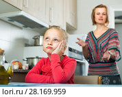offended woman and child. Стоковое фото, фотограф Яков Филимонов / Фотобанк Лори