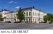 Здание Уфимского государственного института искусств им. Загира Исмагилова на углу улиц Ленина и Пушкина (2016 год). Редакционное фото, фотограф Коротнев / Фотобанк Лори