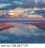 Tranquil evening on the Great river in spring, top view. Стоковое фото, фотограф Владимир Мельников / Фотобанк Лори