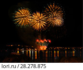 Celebratory bright firework. Стоковое фото, фотограф ElenArt / Фотобанк Лори