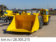 Погрузочно-доставочная машина Atlas Copco Scooptram ST7. Международный выставочный центр «Крокус Экспо» (2018 год). Редакционное фото, фотограф Светлана Голинкевич / Фотобанк Лори