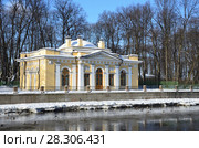 Санкт-Петербург, памятник садово-парковой архитектуры 19 века - Кофейный домик на набережной реки Фонтанки (2018 год). Редакционное фото, фотограф Овчинникова Ирина / Фотобанк Лори
