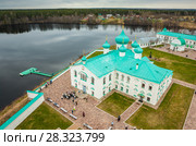 Александро-Свирский монастырь. Вид с колокольни. Весна. Пасхальная неделя. Редакционное фото, фотограф Сергей Цепек / Фотобанк Лори