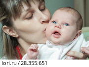 Женщина с ребёнком. Стоковое фото, фотограф Акиньшин Владимир / Фотобанк Лори