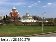Покровский Хотьковский женский монастырь весной. Московская область, город Хотьково, Сергиево-Посадский район (2018 год). Стоковое фото, фотограф Алексей Гусев / Фотобанк Лори