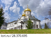Собор Рождества Пресвятой Богородицы в Саввино-Сторожевском монастыре. Звенигород. Подмосковье (2018 год). Редакционное фото, фотограф Юрий Морозов / Фотобанк Лори