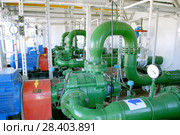 Россия,Тюменская область, Уватский район, Кальчинское месторождение нефти,   задвижки, насосы. Стоковое фото, фотограф Александр Циликин / Фотобанк Лори