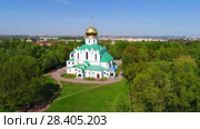 Федоровский собор солнечным майским днем. Царское Село, Санкт-Петербург. Съемка с квадрокоптера (2018 год). Стоковое видео, видеограф Виктор Карасев / Фотобанк Лори