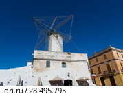 Ciutadella Es Moli des Compte windmill in Ciudadela Menorca at Balearic Islands (2013 год). Стоковое фото, фотограф Tono Balaguer / Ingram Publishing / Фотобанк Лори