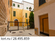 Menorca Ciutadella historical downtown at Balearic islands (2013 год). Стоковое фото, фотограф Tono Balaguer / Ingram Publishing / Фотобанк Лори