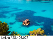Cala Macarella Ciutadella Menorca turquoise Mediterranean sea in Balearic islands. Стоковое фото, фотограф Tono Balaguer / Ingram Publishing / Фотобанк Лори
