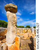 Taules of Menorca Torre de en Gaumes Galmes at Balearic islands of Spain (2013 год). Стоковое фото, фотограф Tono Balaguer / Ingram Publishing / Фотобанк Лори