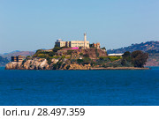 Alcatraz island penitentiary in San Francisco Bay California USA view from Pier 39 (2013 год). Стоковое фото, фотограф Tono Balaguer / Ingram Publishing / Фотобанк Лори