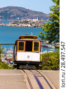 San francisco Hyde Street Cable Car Tram of the Powell-Hyde in California USA (2013 год). Стоковое фото, фотограф Tono Balaguer / Ingram Publishing / Фотобанк Лори