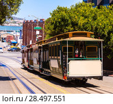 San francisco Hyde Street Cable Car Tram of the Powell-Hyde in California USA (2013 год). Стоковое фото, фотограф Tono Balaguer / Ingram Publishing / Фотобанк Лори