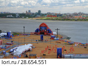 FIFA FAN FEST и город на берегу реки. Казань, Татарстан, Россия (2018 год). Редакционное фото, фотограф Вадим Хомяков / Фотобанк Лори