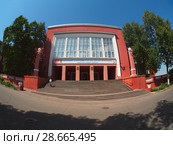 Главный вход НГТУ им. Р. Е. Алексеева (1 корпус) (2018 год). Редакционное фото, фотограф Ельцов Владимир / Фотобанк Лори
