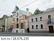 Особняк Кекушевой. Улица Остоженка. Москва (2018 год). Редакционное фото, фотограф E. O. / Фотобанк Лори
