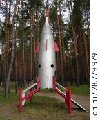 Модель ракеты, установленная в детском лагере отдыха (2008 год). Редакционное фото, фотограф Светлана Кириллова / Фотобанк Лори