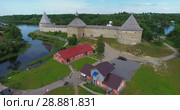 Панорама территории Ладожской крепости-музея (Старой Ладоги). Староладожская крепость. Ленинградская область (2018 год). Редакционное видео, видеограф Кекяляйнен Андрей / Фотобанк Лори