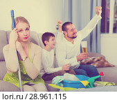 Tired woman with relaxing man with boy. Стоковое фото, фотограф Яков Филимонов / Фотобанк Лори