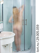 bare woman washing herself. Стоковое фото, фотограф Яков Филимонов / Фотобанк Лори