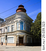 Памятник архитектуры старинное здание  Саратов (2018 год). Редакционное фото, фотограф Евгений Будюкин / Фотобанк Лори