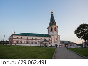 Валдай. Валдайский Иверский Богородицкий Святоозерский монастырь, Типографская (Никоновская) башня (2018 год). Стоковое фото, фотограф Литвяк Игорь / Фотобанк Лори