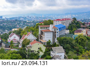 Вид на центр Сочи со смотровой площадки дендрария (2018 год). Стоковое фото, фотограф Ирина Носова / Фотобанк Лори