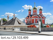Москва. Знаменский собор. Znamensky Cathedral on Varvarka Street (2018 год). Стоковое фото, фотограф Baturina Yuliya / Фотобанк Лори