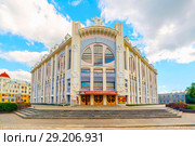 Russia, Samara, May 2017: The Samara State Philharmonic is a state cultural institution of Samara's urban district, founded on April 5, 1940. Text in Russian: season tickets for the new season Krylov Spivakov. Редакционное фото, фотограф Акиньшин Владимир / Фотобанк Лори