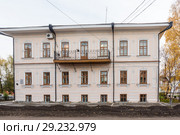 Дом Тонконогова по улице Ленина, 113 в городе Енисейске (2018 год). Стоковое фото, фотограф Владимир Пойлов / Фотобанк Лори
