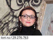 Художник Наталья Тихомирова в Московском доме книги (2018 год). Редакционное фото, фотограф Сергей Соболев / Фотобанк Лори